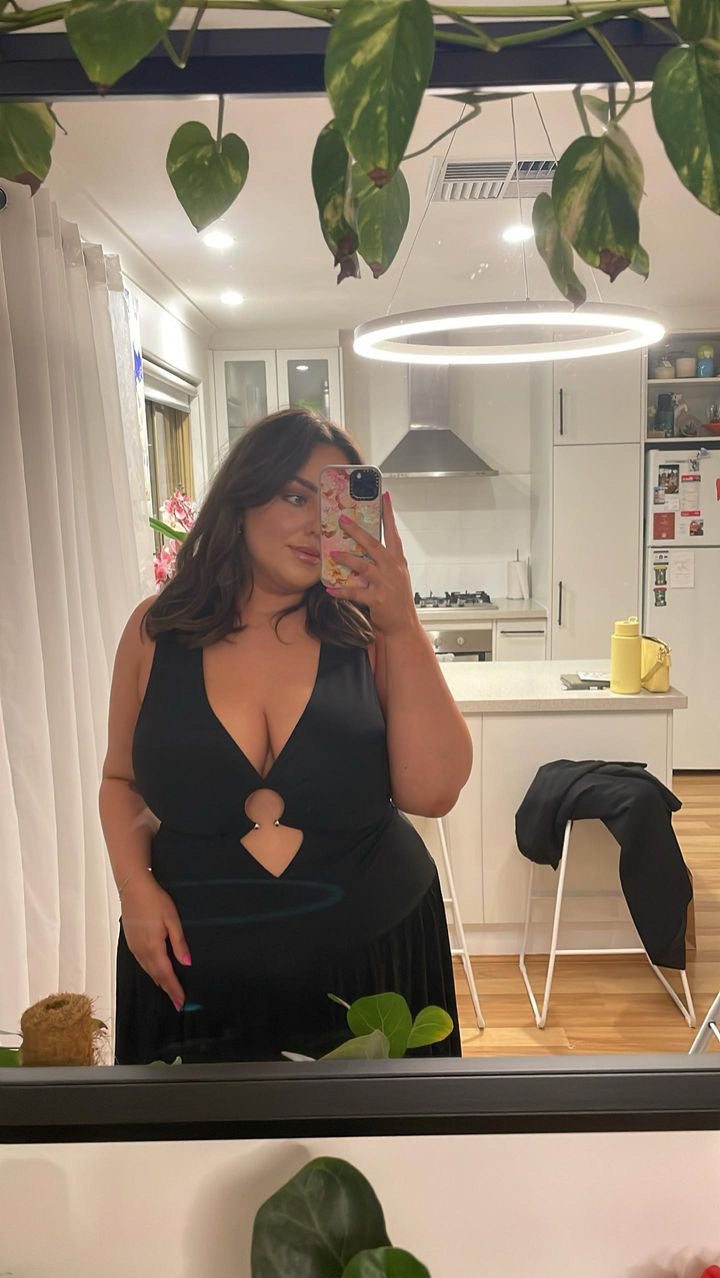 Lindsey V Maxi Dress - Black