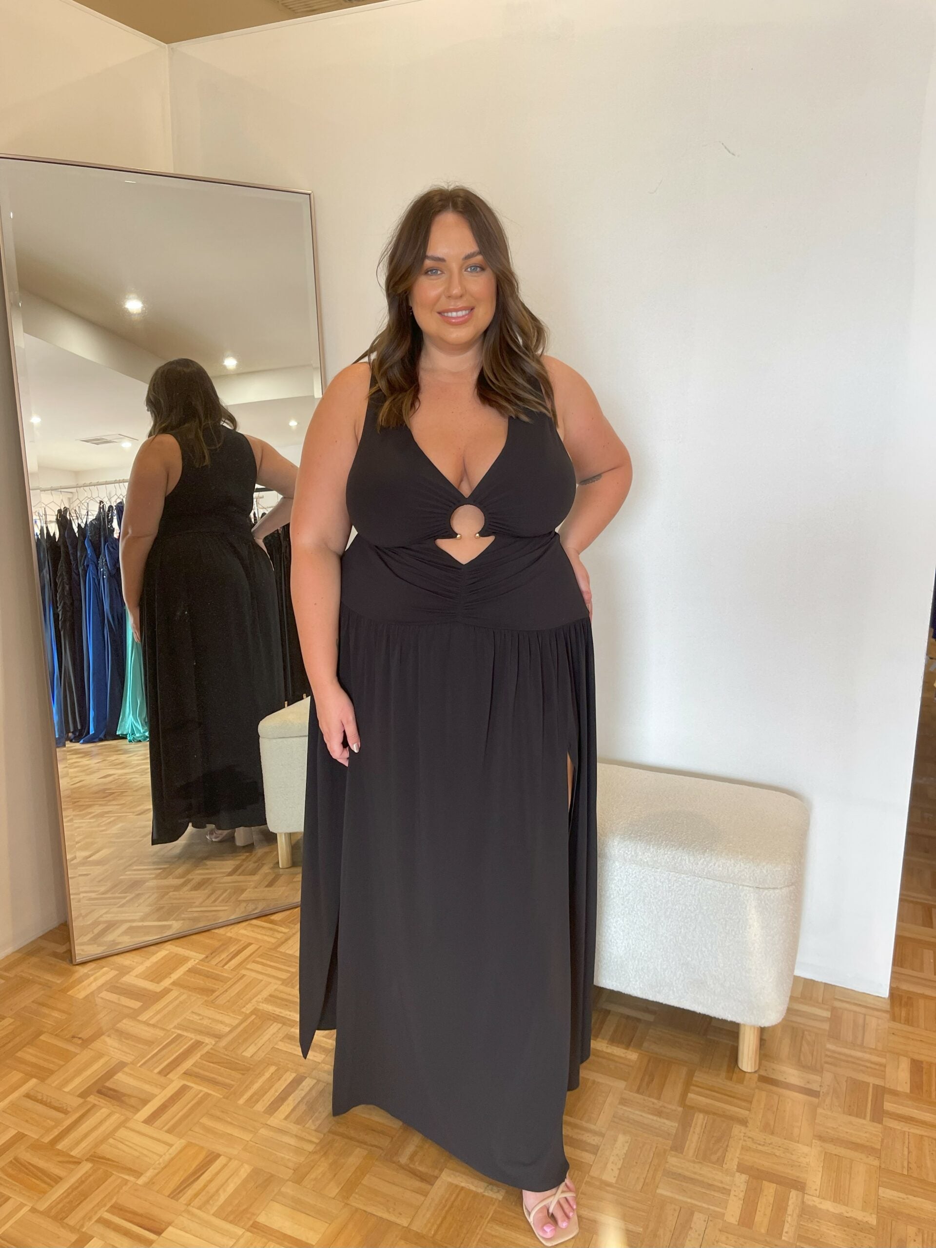 Lindsey V Maxi Dress - Black